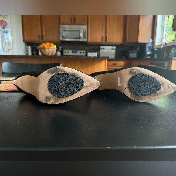 Express Knit Stiletto Sock Ankle Bootie Black 7 LIKE NEW! - Picture 2 of 7